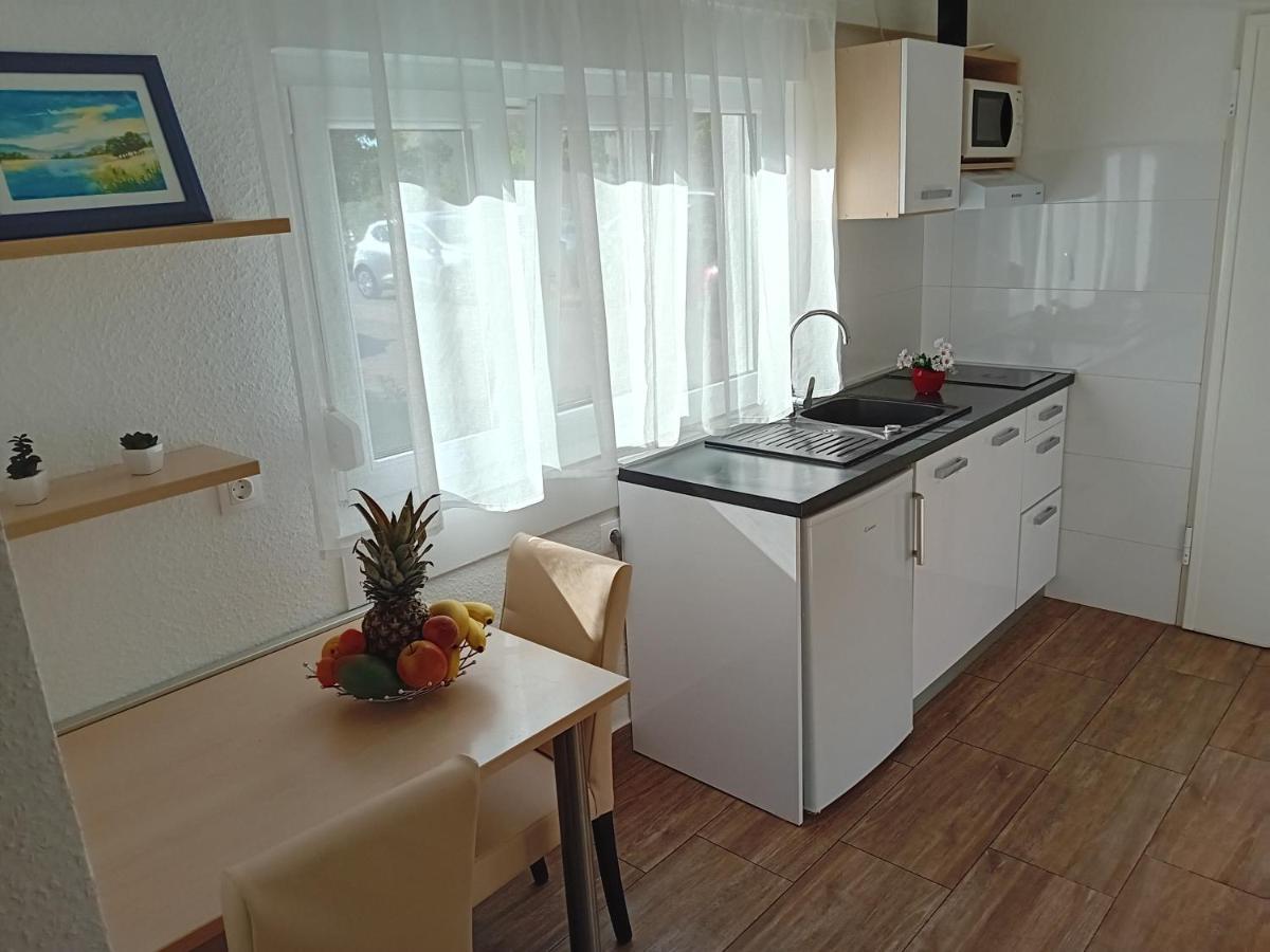 Apartment Nikol Pula Ngoại thất bức ảnh
